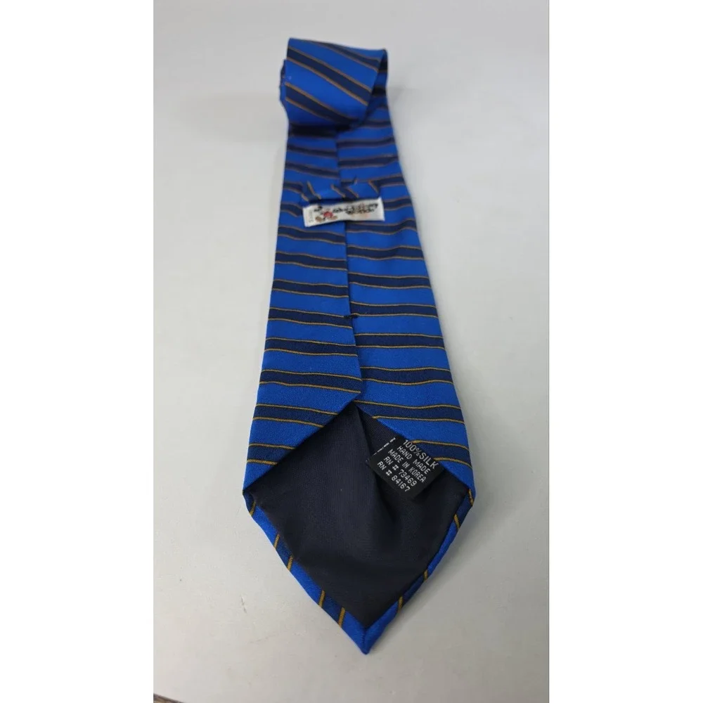 Walt Disney World Vintage Silk Tie Mickey Mouse Goofy Pluto Donald Duck Blue